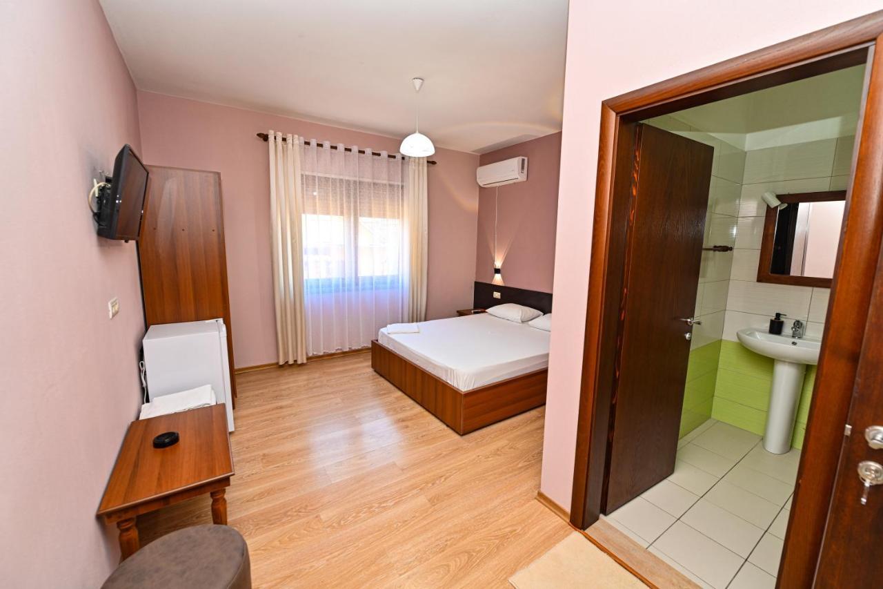 Hotel Epoka Shkodër Exteriér fotografie
